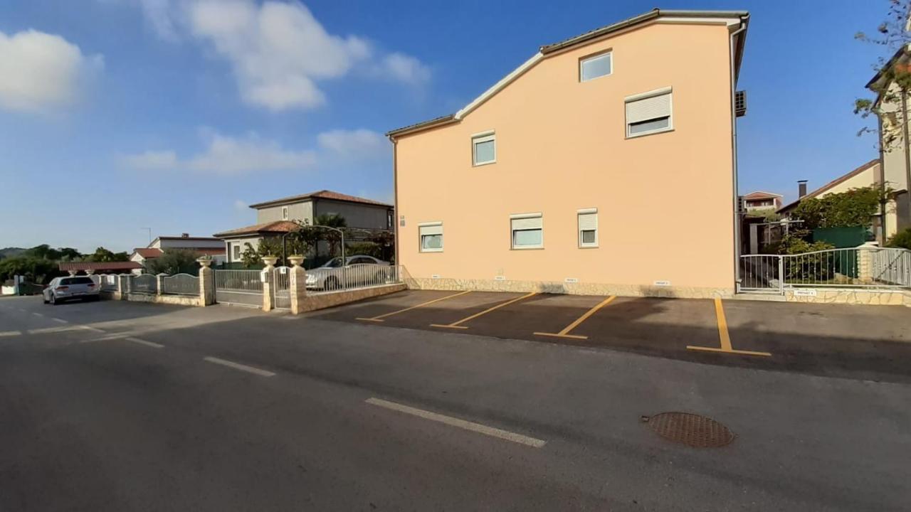 Appartement Haus Delphin à Poreč Extérieur photo